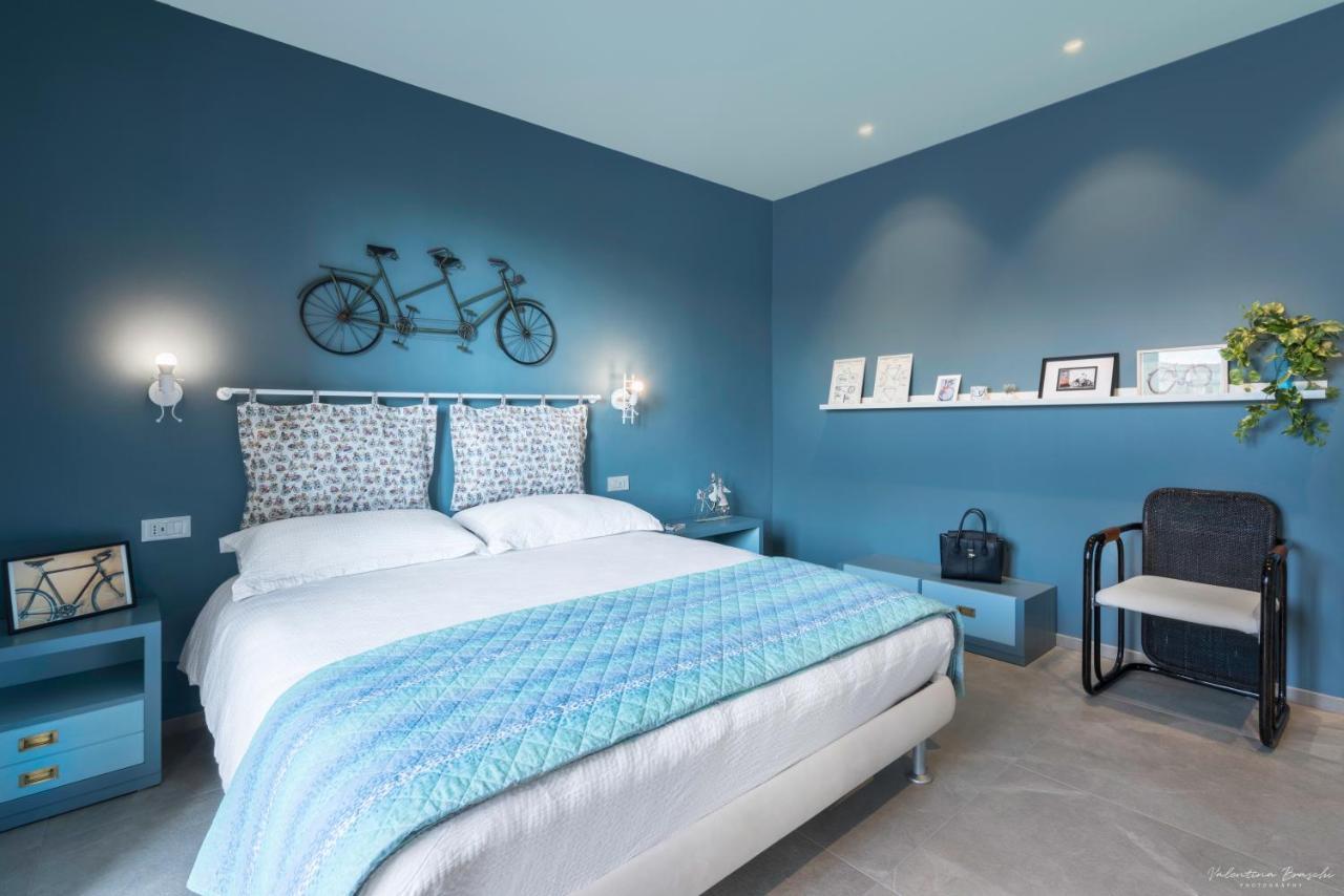 Draisina Bike Apartments Due Oleggio Castello Exterior foto